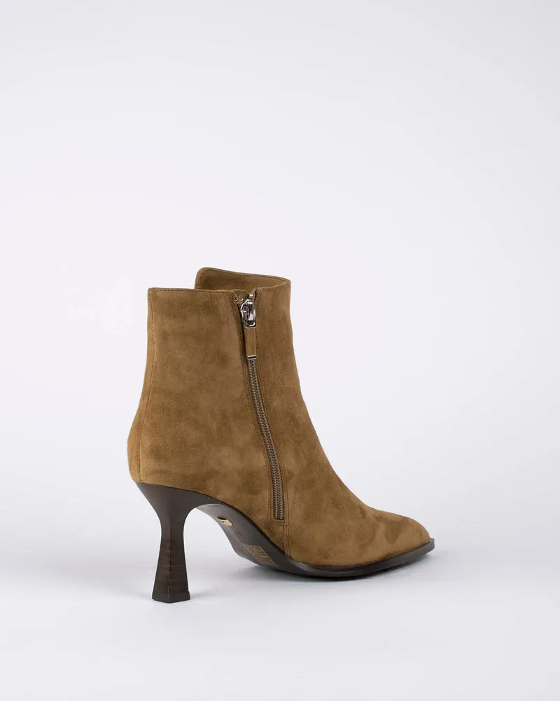 Boots lola cruz