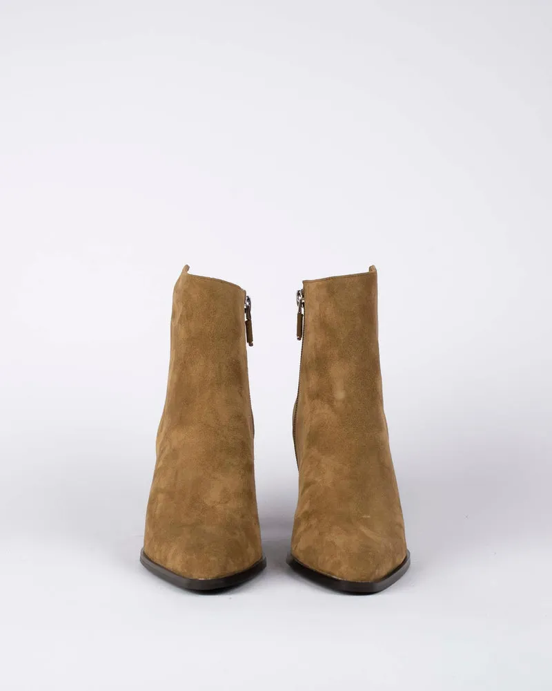 Boots lola cruz