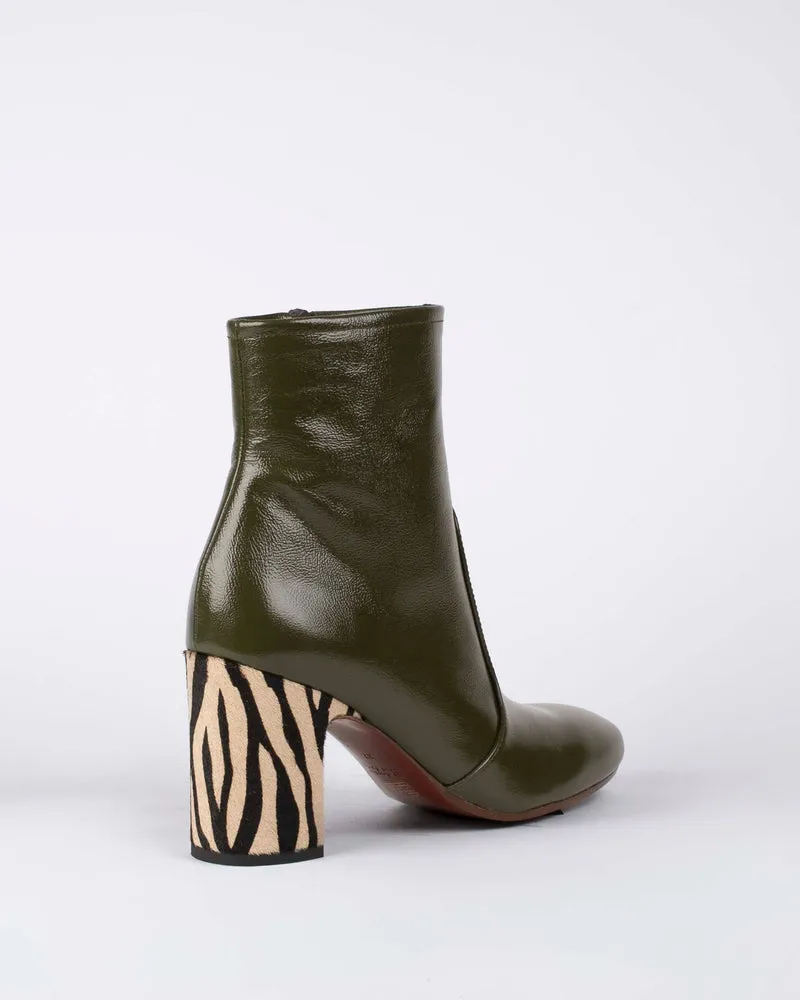 Boots chie mihara