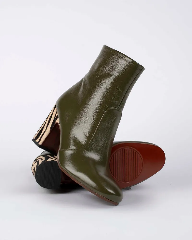 Boots chie mihara
