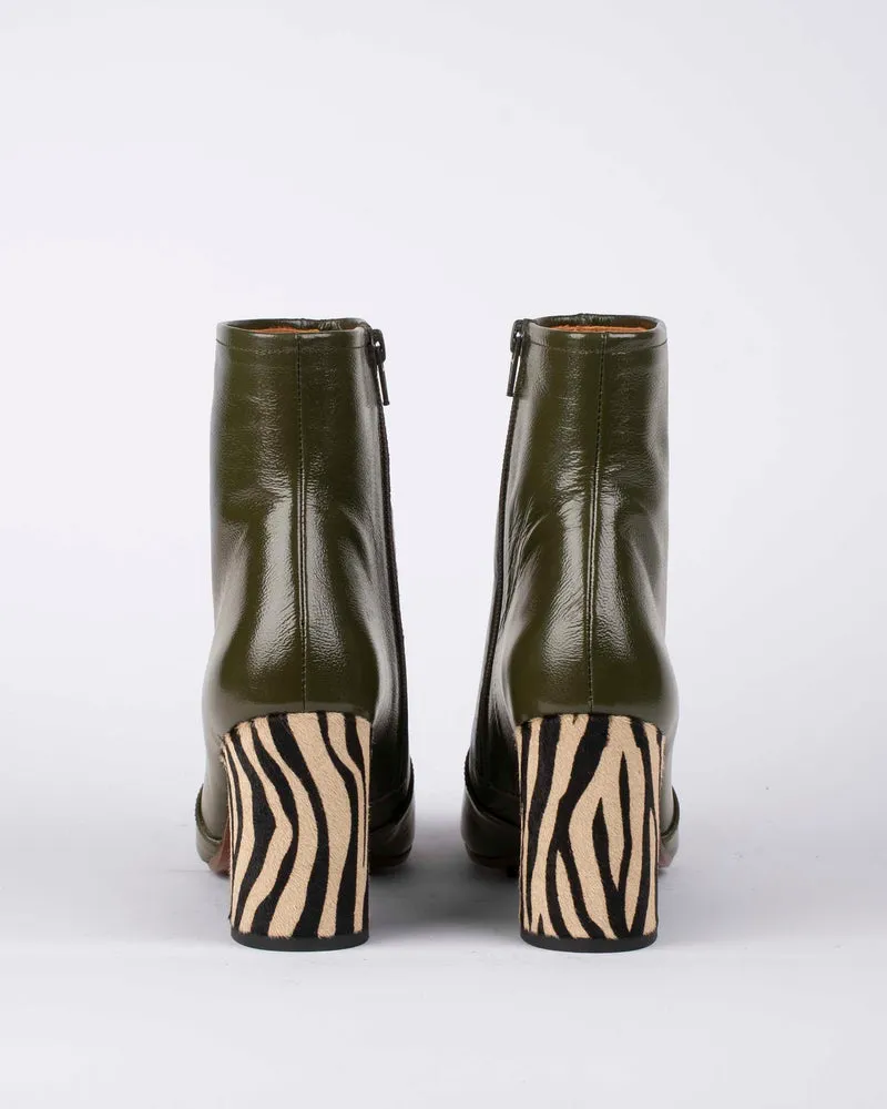 Boots chie mihara