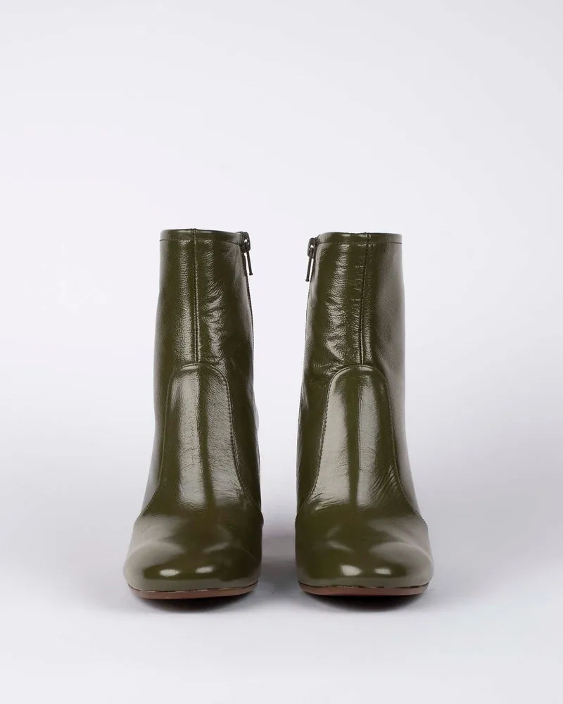 Boots chie mihara