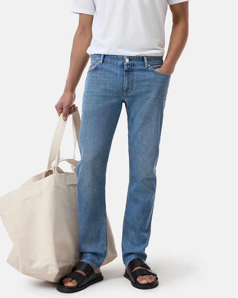 Jean closed