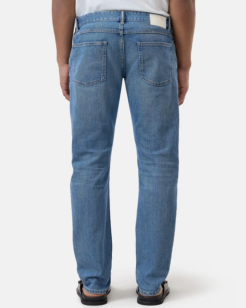 Jean closed