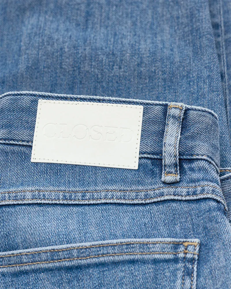Jean closed