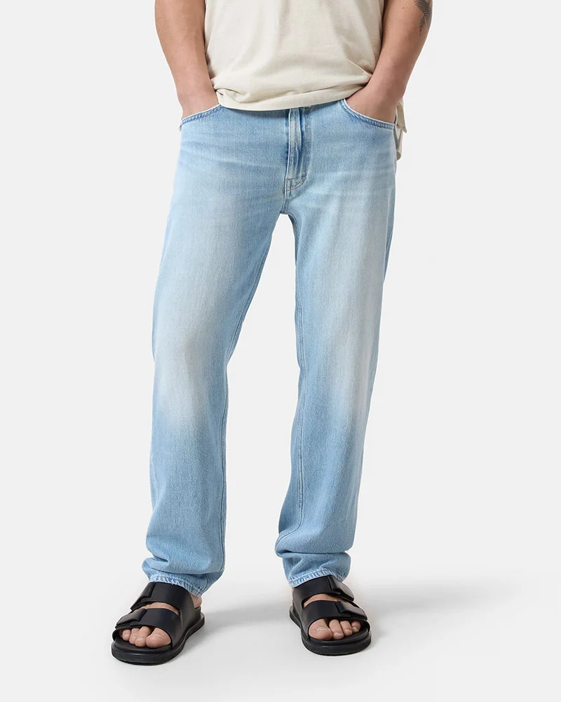Jean closed