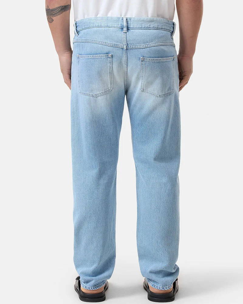 Jean closed