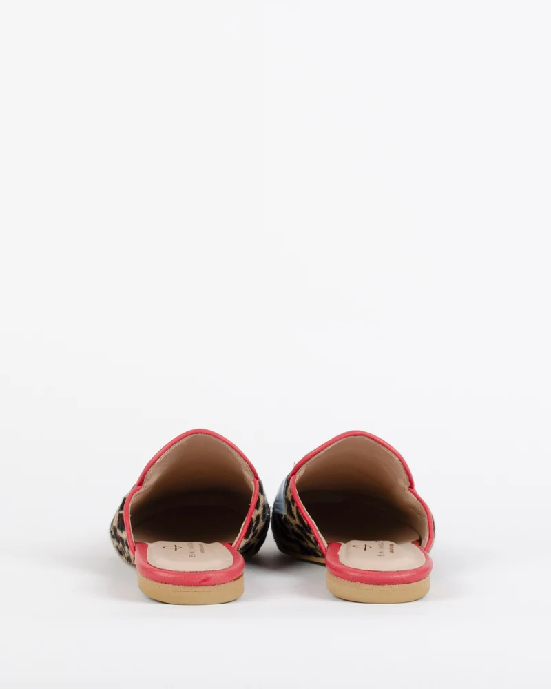 Mules elina linardaki