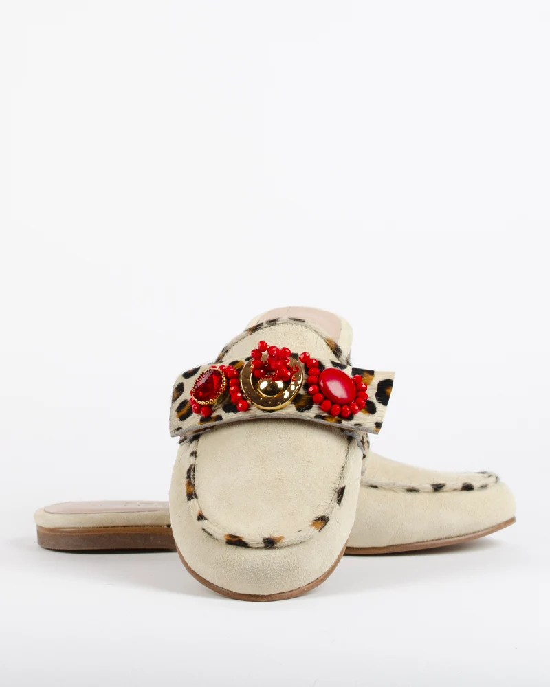 Mules elina linardaki