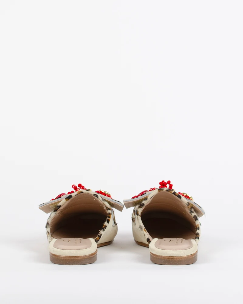 Mules elina linardaki