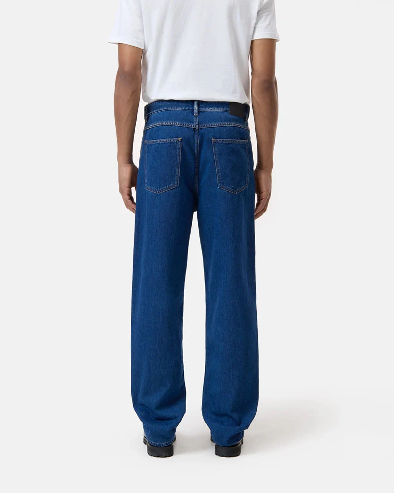 Jean closed