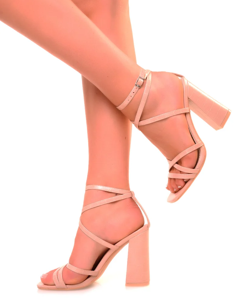 Sandales roses nude effet croco à multiples lanières entrecroisées