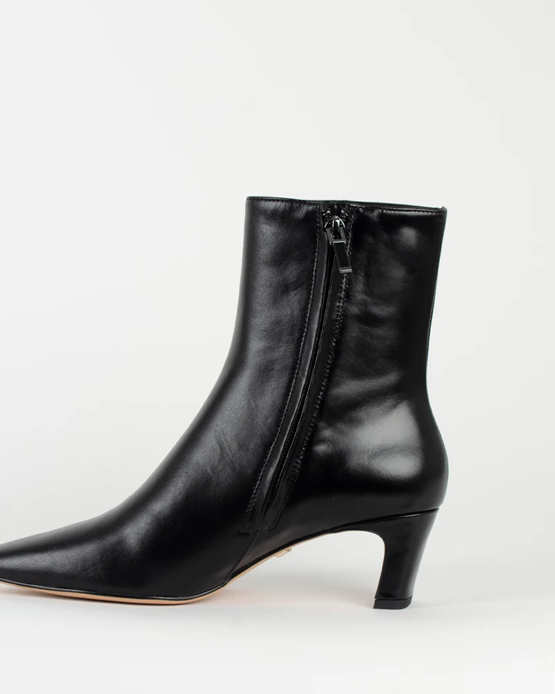 Boots lola cruz