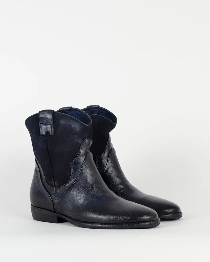 Boots jo ghost