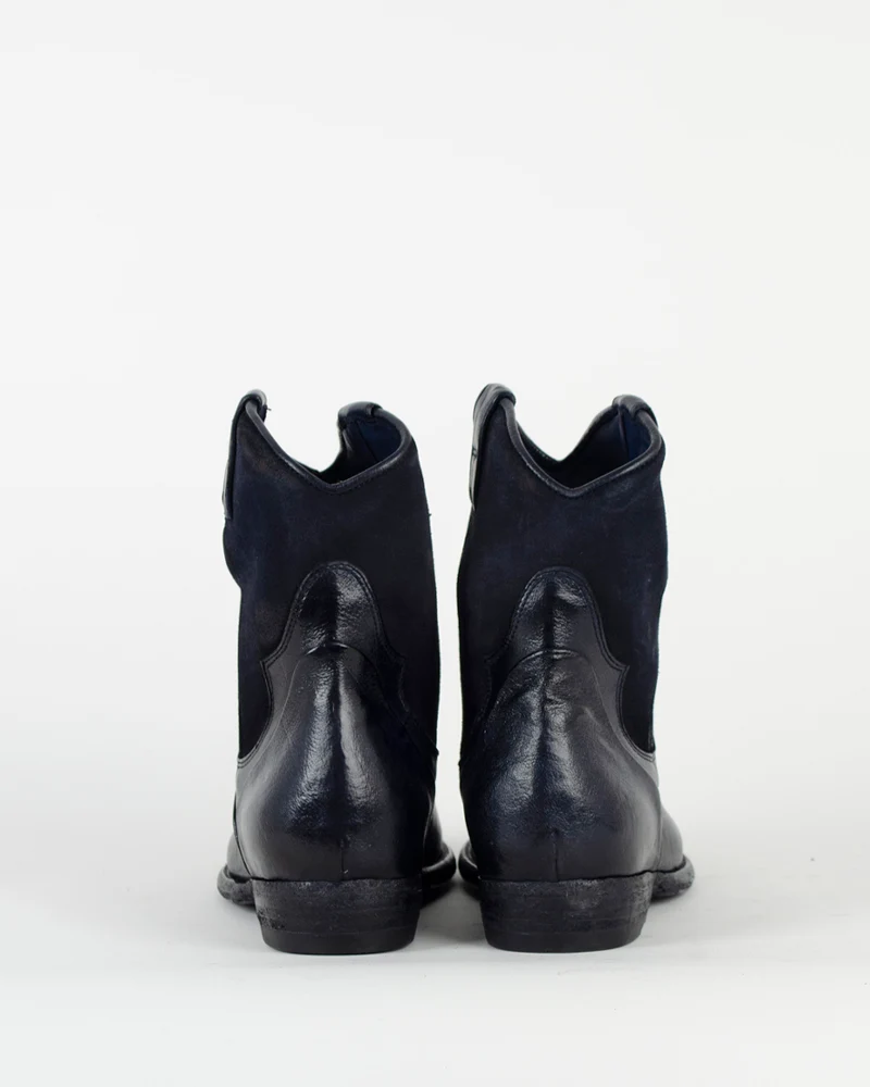 Boots jo ghost
