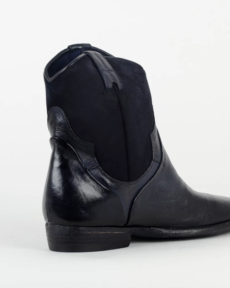 Boots jo ghost