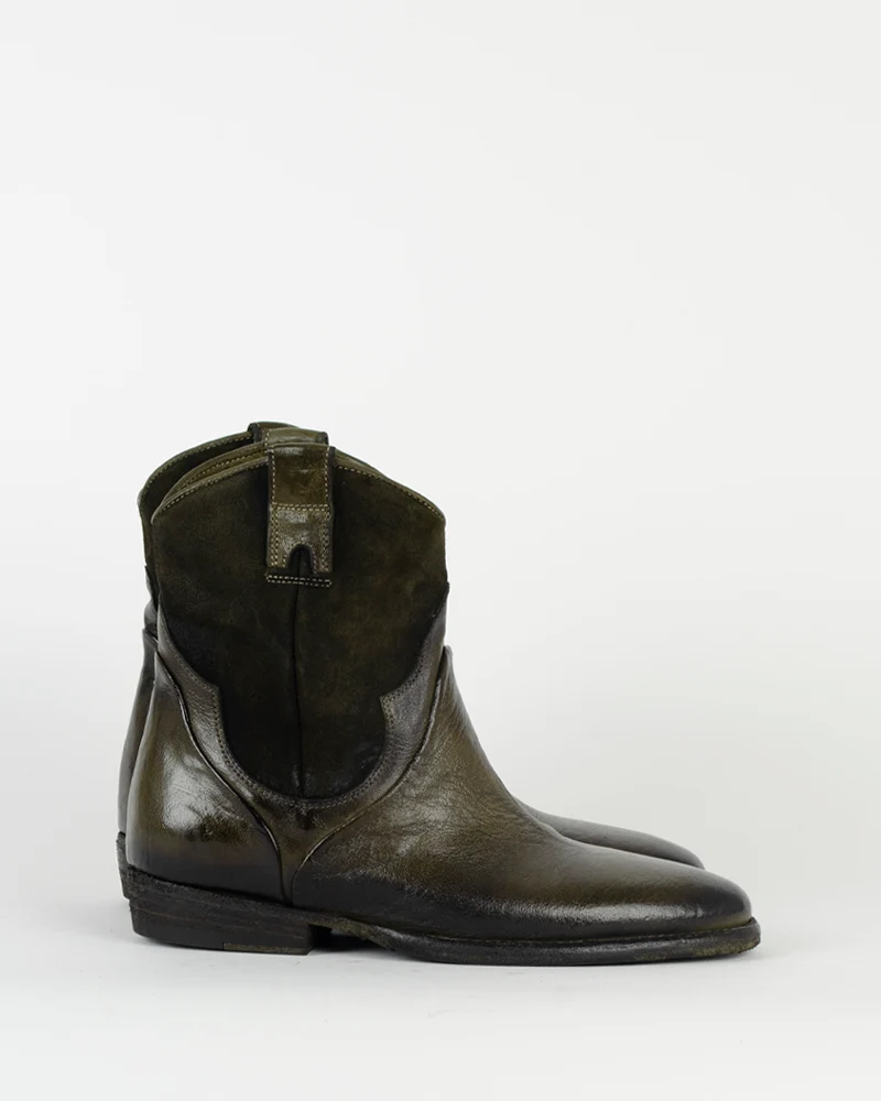 Boots jo ghost