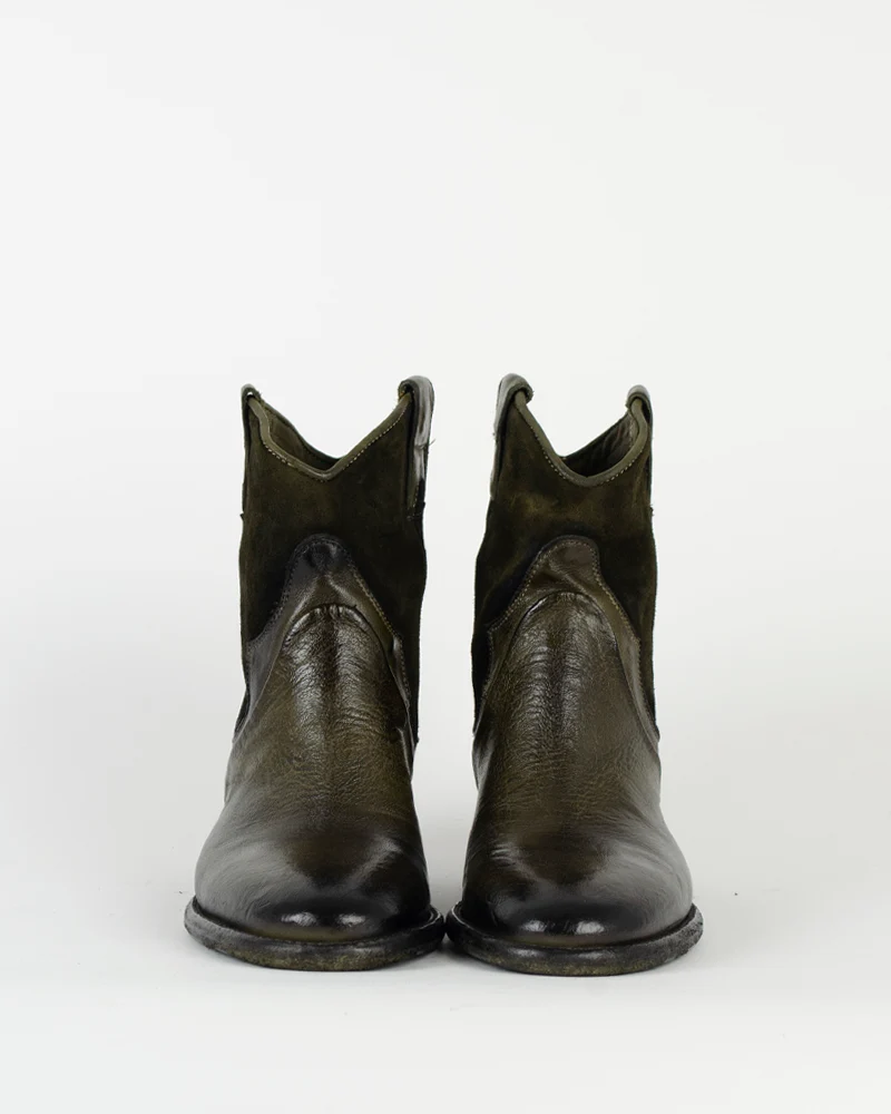 Boots jo ghost