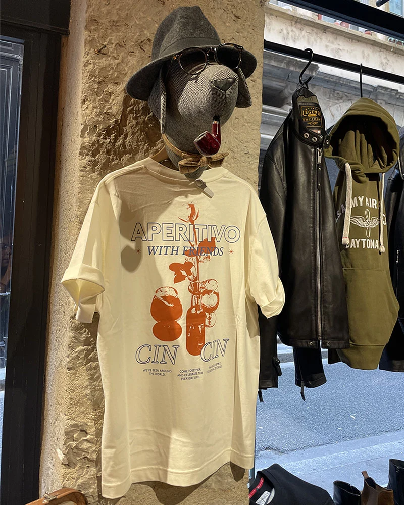 Tee shirt closed