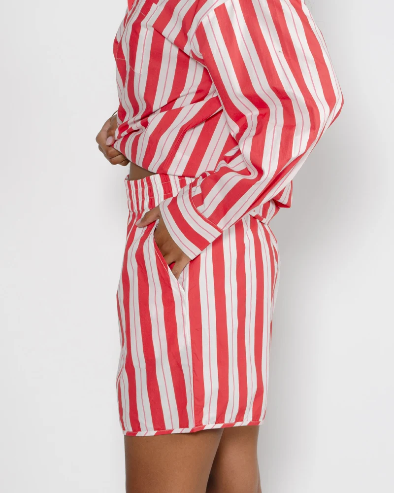 Short petite mendigote